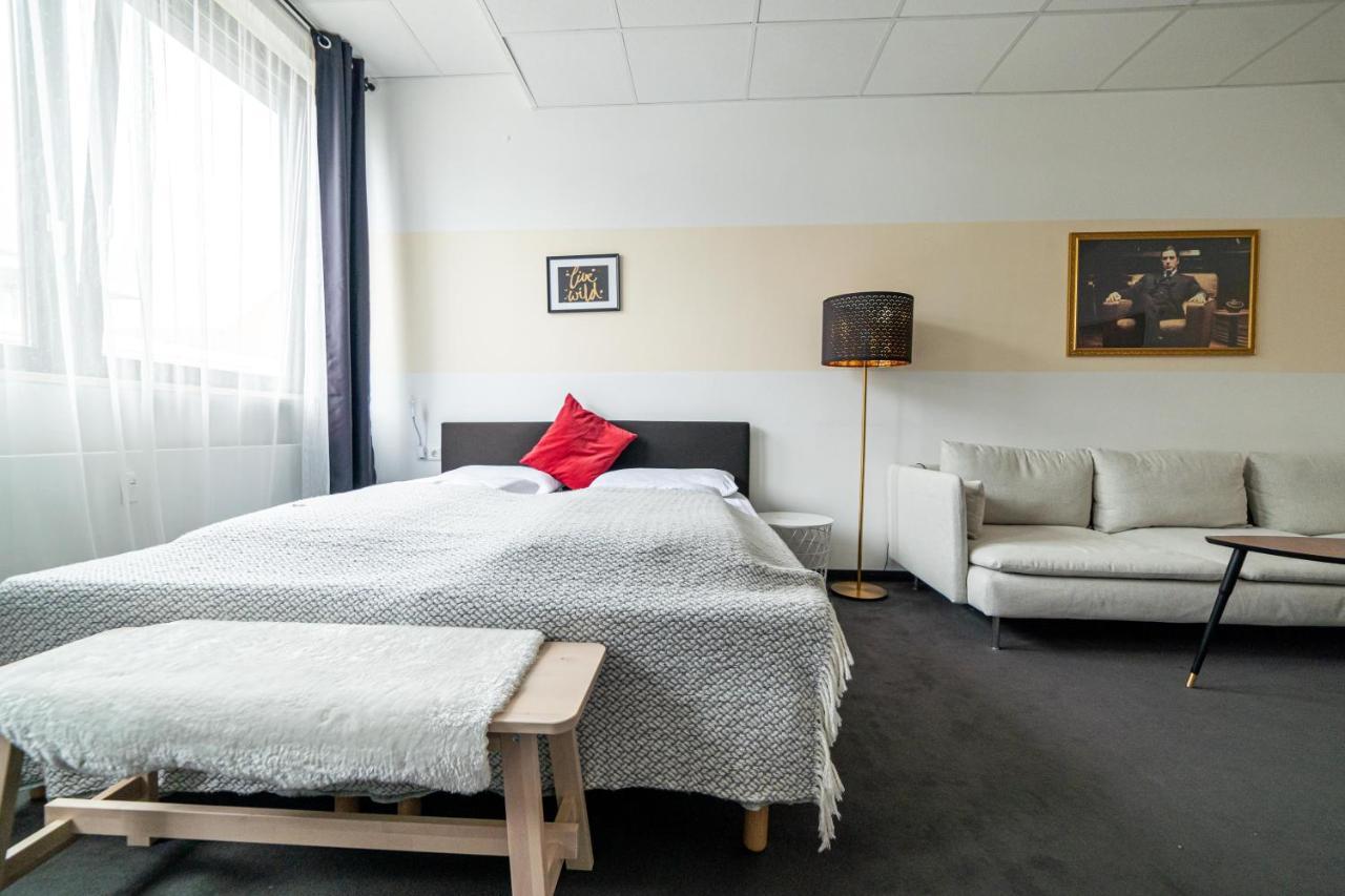 Full House Hostel Nurnberg - Shared Bath & Kitchen Exterior photo