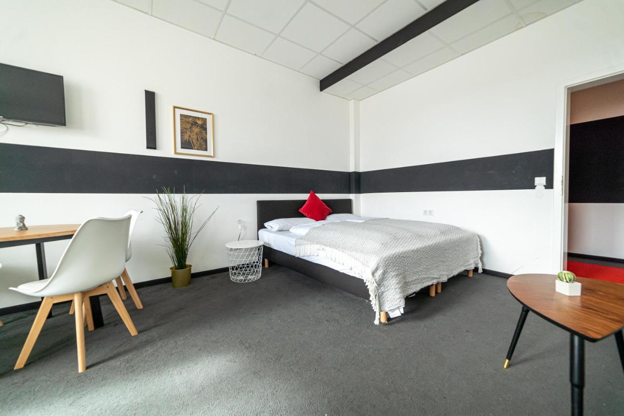 Full House Hostel Nurnberg - Shared Bath & Kitchen Exterior photo